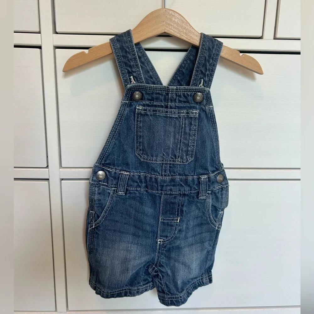 Old navy denim overalls size 6-12 months - Picture 1 of 4